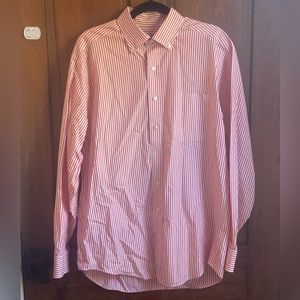 Vineyard Vines long sleeve button down collared dress shirt size medium